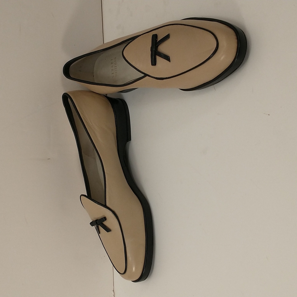 Leather Loafers Stuart Weitzman Flats Tan w/ Black Bow & Trim 8.5 Made in Spain